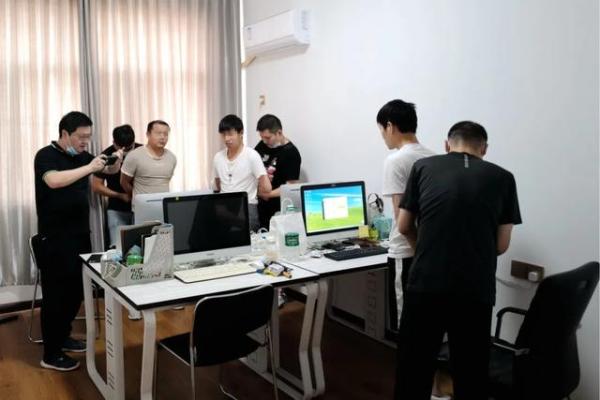 股票配资软件开发_武汉民警破获股票诈骗案_炒股骗局受害者自认倒霉